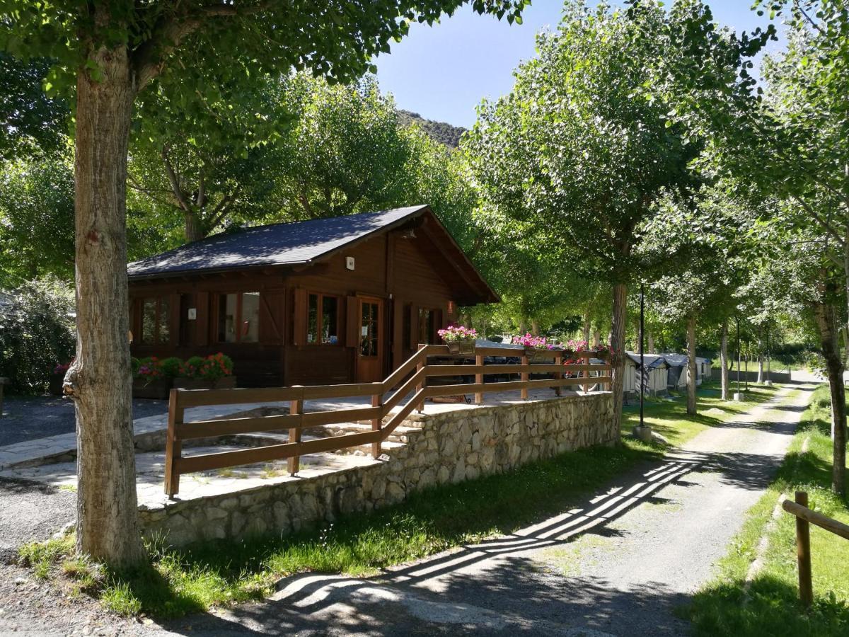 Bungalows Nou Camping La Guingueta D'Aneu Ngoại thất bức ảnh